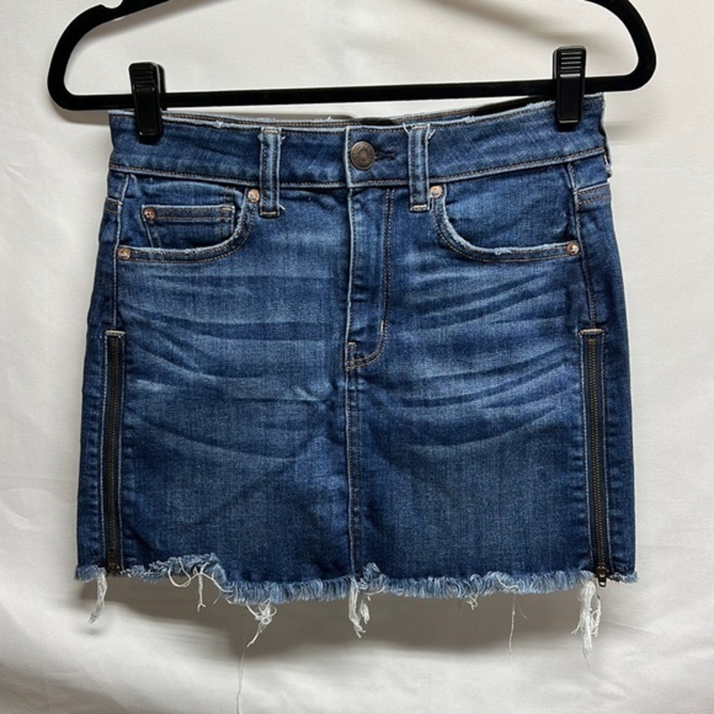 American Eagle High Rise Mini Distressed Hem Jean Denim Zippered Sides Women's 4